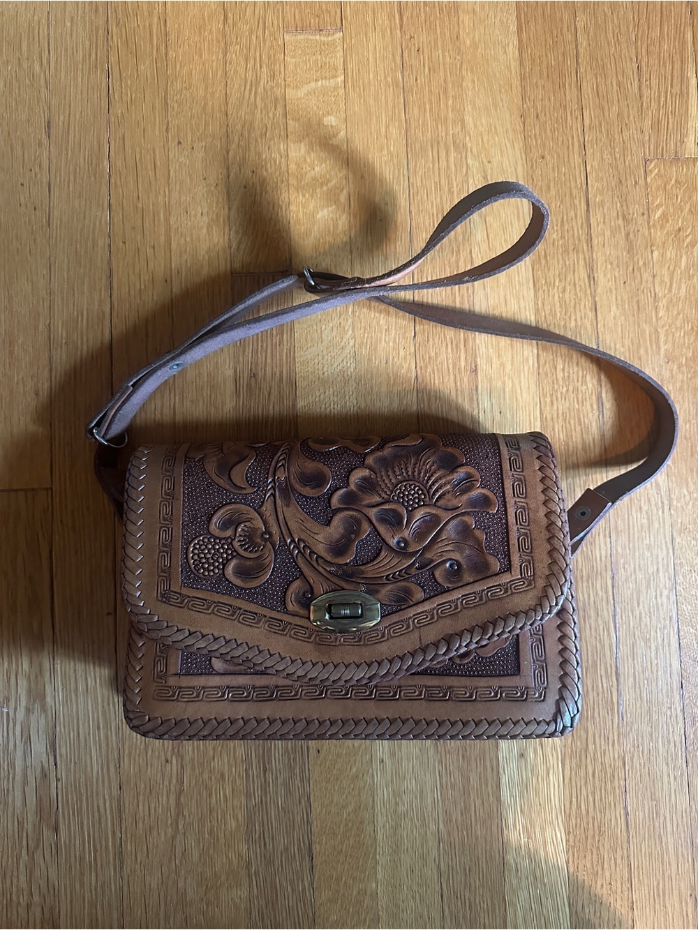 Vtg Hand Tooled Leather Mexico Stamped  Crossbody Bag